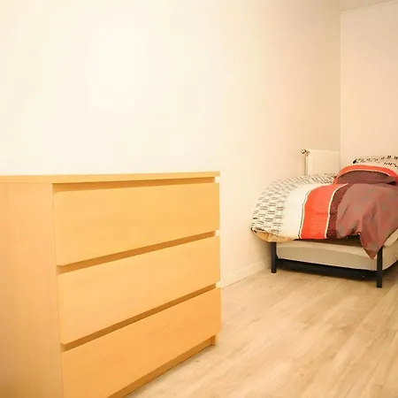 Apartment Creteil. Au Pied Du Lac. T4 De 67 M2